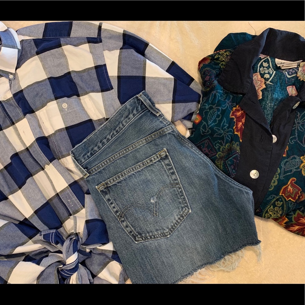 🍭Levi’s 529 Cut Offs & Oversized Button Up Bundle